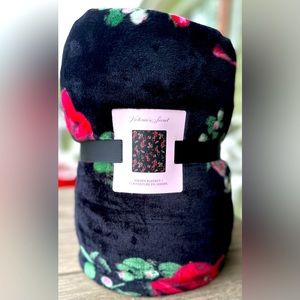 NEW Victoria’s Secret Sherpa Blanket 50”X 60” blk w/ red & pink flowers.